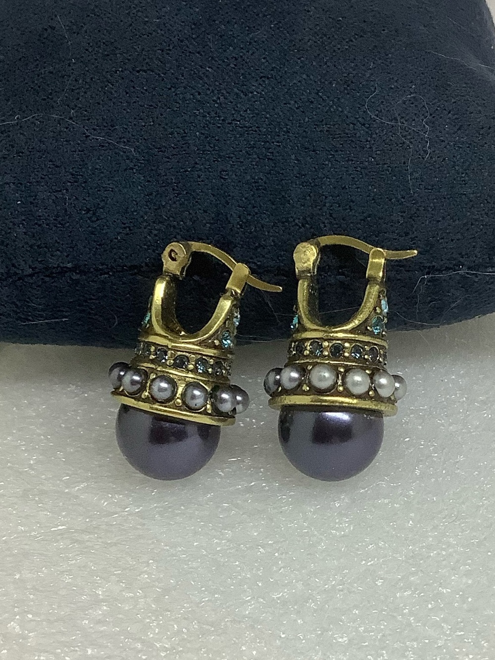 HEIDI DAUS® Faux pearl Swarovski crystal Clutch Earrings - Picture 3 of 7